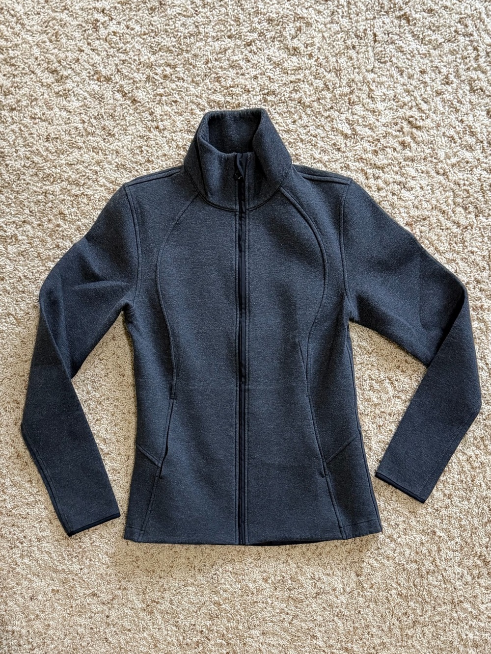 Lululemon Women’s Heathered Black Full-Zip Insculpt Jacket. Size 8. NWOT!
